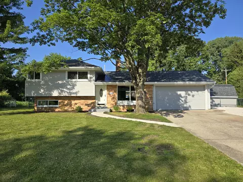 11100 W Mallory, Hales Corners, WI 53130