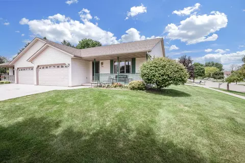 2202 Summit, Manitowoc, WI 54220