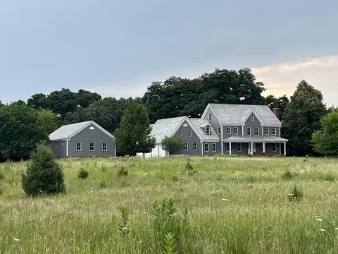 534 S Stocks, Summit, WI 53066