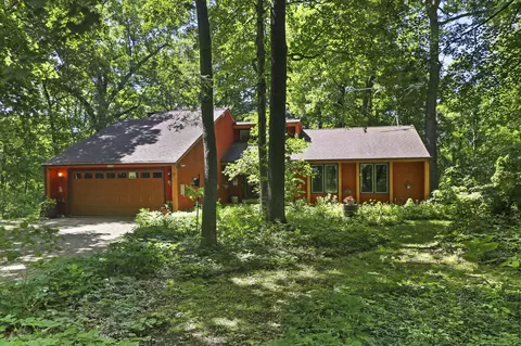 n2253 Bonnie Brae Lane, Linn, WI 53147