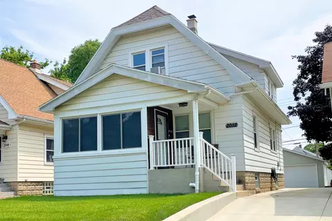 2052 S 91st, West Allis, WI 53227
