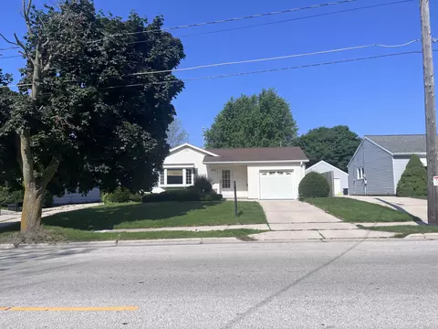 1320 N 8th, Manitowoc, WI 54220