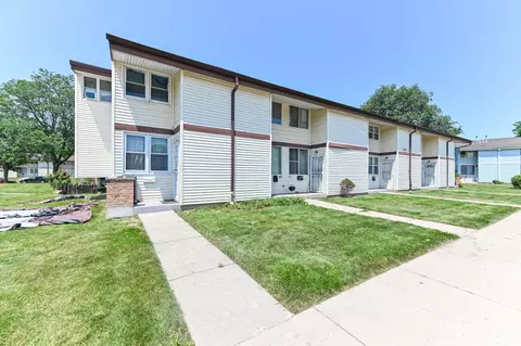 8878 N 95th #E, Milwaukee, WI 53224