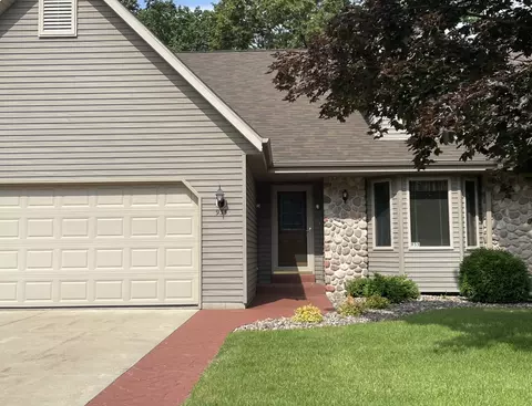 933 E Loos, Hartford, WI 53027