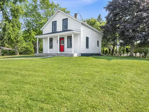 883 Fond Du Lac, Sheboygan Falls, WI 53085