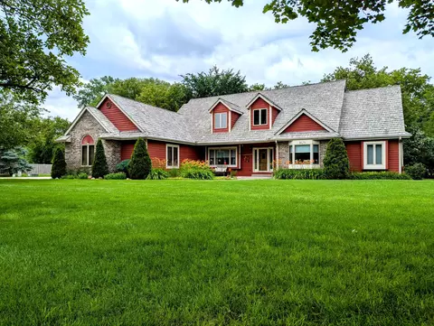 1675 Starbridge, Brookfield, WI 53005