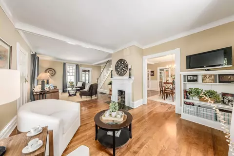 1532 Alice, Wauwatosa, WI 53213