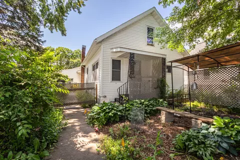 1317 Wood, La Crosse, WI 54601