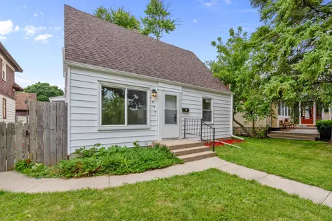 2957 N 52nd, Milwaukee, WI 53210
