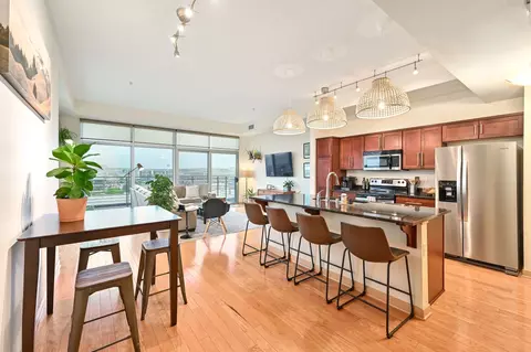 106 W Seeboth #721, Milwaukee, WI 53204