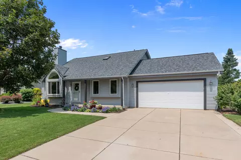 598 E Pheasant, Oak Creek, WI 53154