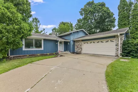 2115 Grayfox, Waukesha, WI 53188