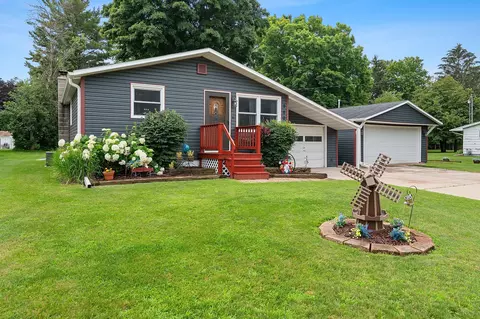 920 Laduron, Mishicot, WI 54228