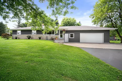 6361 Nabob, West Bend, WI 53095