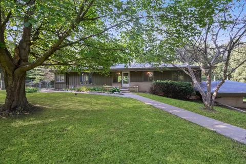 1056 Oconobanks, Colgate, WI 53017