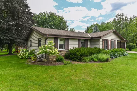 w273s3930 Brookhill, Waukesha, WI 53189