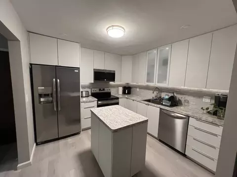 3239 S 58th #102, Milwaukee, WI 53219