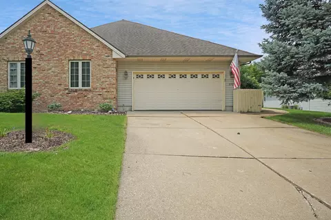 2727 Sandra, Waukesha, WI 53188