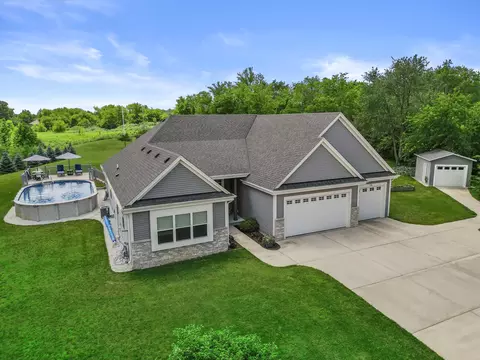 1733 Stoneway, Richfield, WI 53076