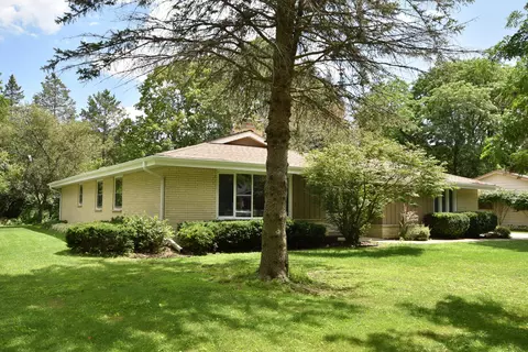 w58n970 Essex, Cedarburg, WI 53012