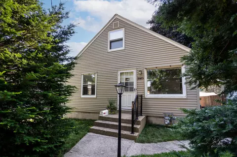 3960 S Herman, Milwaukee, WI 53207