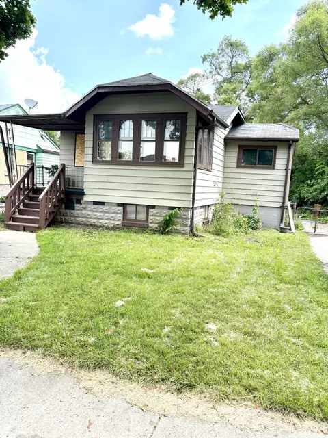 4758 N 49th, Milwaukee, WI 53218