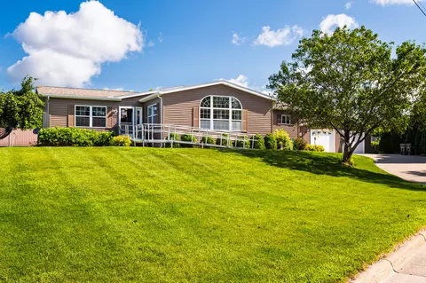 1727 Salem, La Crosse, WI 54603