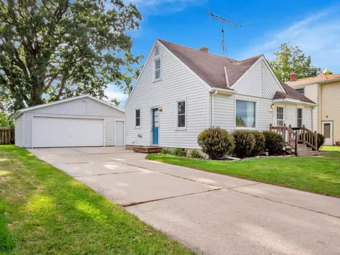 2208 S 17th, Sheboygan, WI 53081