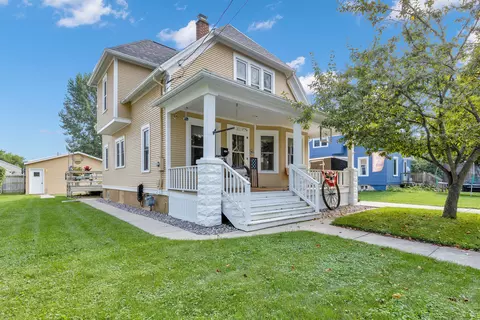 211 Russell, Hartford, WI 53027