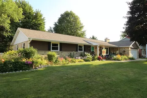 1021 W Brentwood, Glendale, WI 53217