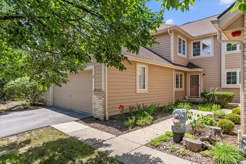 2985 River Birch #B, Brookfield, WI 53045