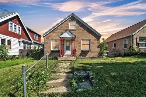 4016 W W Orch, Milwaukee, WI 53215