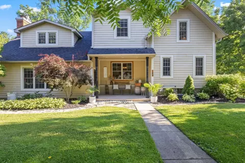 104 W Ottawa, Dousman, WI 53118