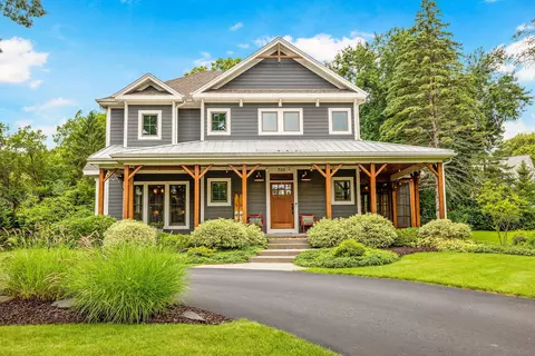705 Elm Grv, Elm Grove, WI 53122