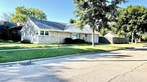 6305 W Armitage, Milwaukee, WI 53218