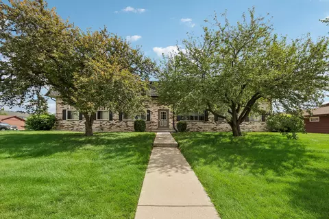 10323 W Whitnall Edge #204, Franklin, WI 53132