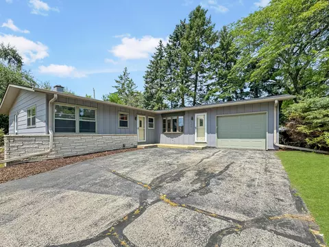 62 Virginia, Racine, WI 53405