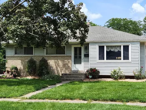 1500 Pine, Waukesha, WI 53188