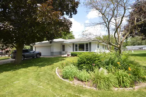 3756 W Thorncrest, Franklin, WI 53132