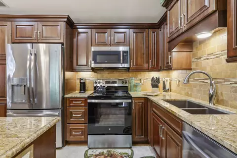1111 N Sunnyslope #202, Mount Pleasant, WI 53406