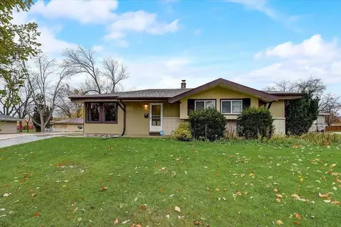 8627 W Dallas, Milwaukee, WI 53224