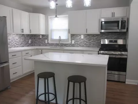 2340 S 52nd, West Allis, WI 53219