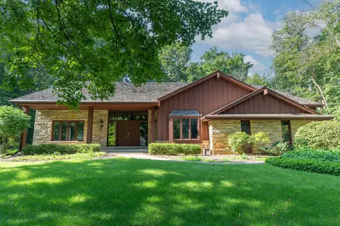 2660 Woodglen, Brookfield, WI 53005