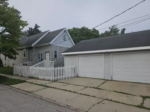 519 Michigan #521, South Milwaukee, WI 53172