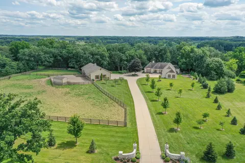 s102w33053 County Road Lo, Mukwonago, WI 53149