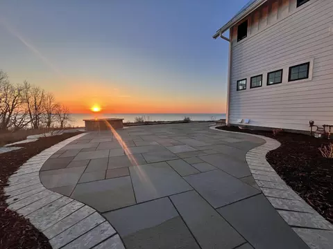 383 Aimsir Wynd, Port Washington, WI 53074