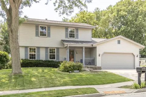 221 Cambridge, Waukesha, WI 53188