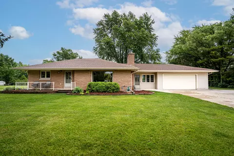 8250 S 35th, Franklin, WI 53132