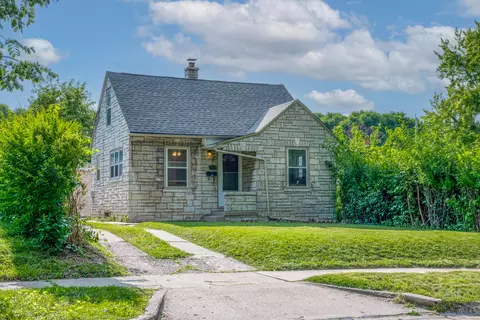 1039 S 87th, West Allis, WI 53214