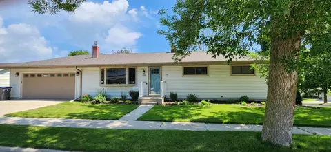 1706 Knoll Crst, Sheboygan, WI 53081
